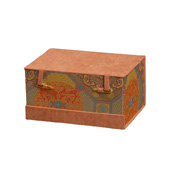 Embroidered magnetic gift box
